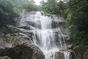崔家女宝宝2018年6月29日起名崔畅雨,众煞猖狂,一仁可化