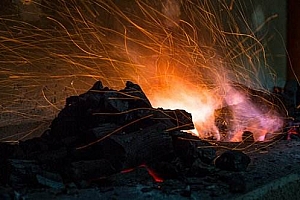 广东刘姓男宝宝起名刘焙春,食财两旺比肩争夺