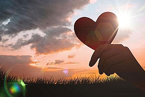 八字实例分析:生个好命还得好运来配,不然也很苦闷