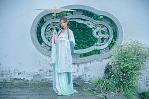 广西南宁周姓女宝宝起名周沐清:顾无馨香美,叨沐清风吹