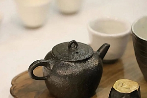 八字实例分析:七杀旺而婚姻宫伏吟,夫妻如同仇人