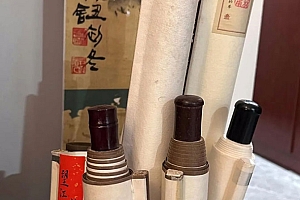 八字实例分析:偏财过旺辰戌冲,两个天罗地网的女命
