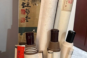 八字实例分析:食神过旺妻宫逢冲,谈恋爱从没超过半年