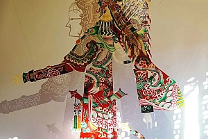 八字实例分析:比劫旺伤官生财,赚了一个亿的女命