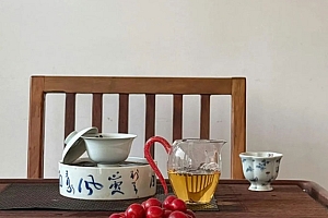 八字实例分析:比劫太旺官杀无力,学习优秀长大啃老的男命