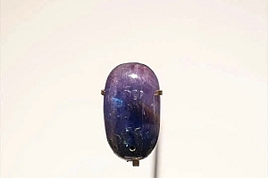 八字实例分析:从弱格官杀混杂,母亲控制欲强婚姻不顺