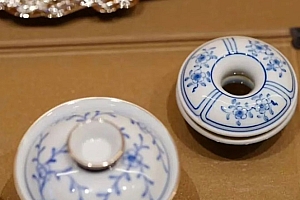 八字实例分析:从财官大运反背一路辛酸,子女有前途晚年有福的女命