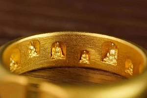八字实例分析:比劫过旺日坐阳刃的女命,不惑之年仍然迷惑重重