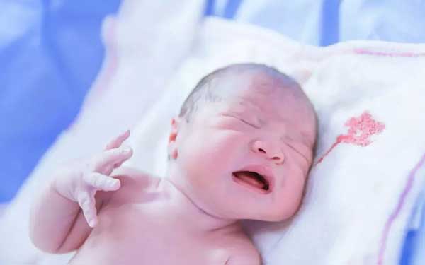 2.8Kg的“20”后宝宝顺利在惠州市妇幼保健计划生育服务中心降生