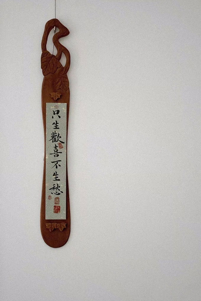 八字实例分析：正印格伤官弱而受克，女命口吃口齿不清晰