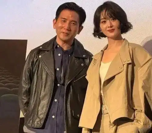 “大楚乔”赵丽颖离婚后曝光新恋情。