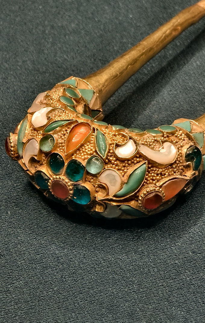 八字实例分析:正印被伤官生财合克,母亲意外出事故的男命