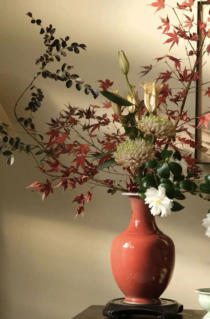 八字实例分析:从小见惯人性面具,经常破财的女命