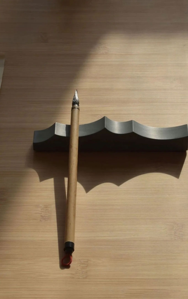 八字实例分析:夫宫七杀伏吟制化两立,感情迟迟不能尘埃落定的女命